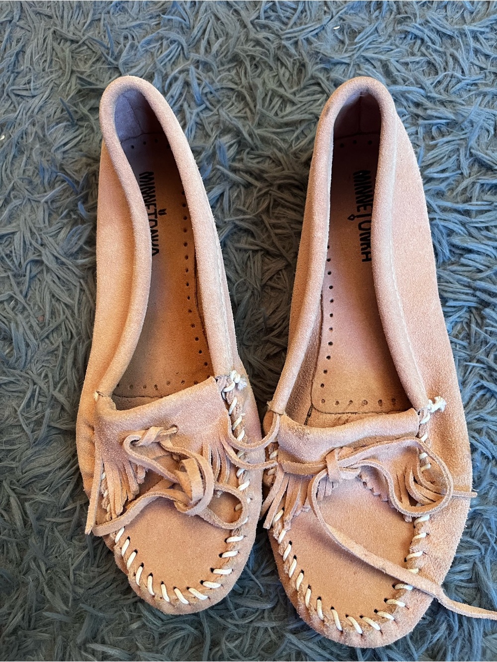 Minnetonka Women's Pink Suede Kilty Moccasin Flat Loafers Size 10